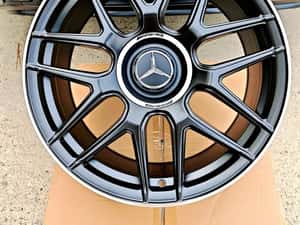 Jante 19 Mercedes R19 C class E class CLS Cle S class Glc Glc coupe — miniatura 9