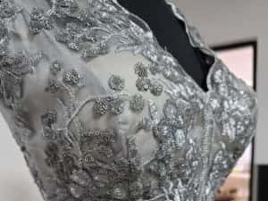 Rochie argintie corset din dantela brodata, model baby doll — miniatura 3