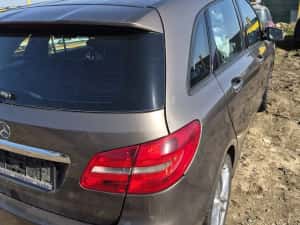 Usa dreapta fata complet echipata Mercedes B-Class W246 2013 hatchbac — miniatura 3
