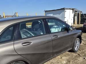 Usa dreapta fata complet echipata Mercedes B-Class W246 2013 hatchbac — miniatura 9