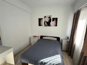 apartament 2 camere de inchiriat — miniatura 1
