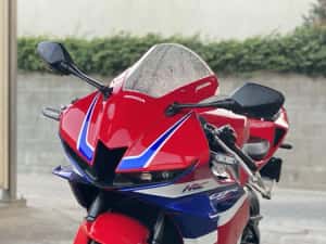Honda cbr 600rr 2025-3500 km cu evacuare si soft, fara circuit — miniatura 7
