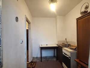 Apartament 3 camere decomandat – spațiu generos — miniatura 3
