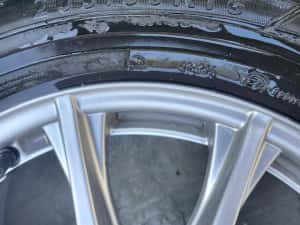 Vind 4 jenti cu cauciucuri iarnă — miniatura 2