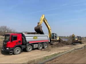 Inchiriem buldoexcavator si basculanta 8x4