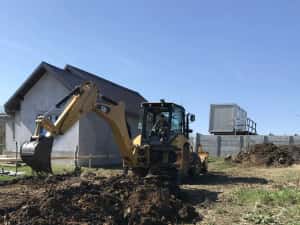 Inchiriem buldoexcavator si basculanta 8x4 — miniatura 3