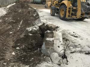 Inchiriem buldoexcavator si basculanta 8x4 — miniatura 7