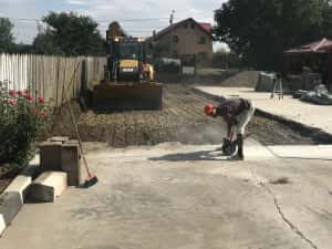 Inchiriem buldoexcavator si basculanta 8x4 — miniatura 8