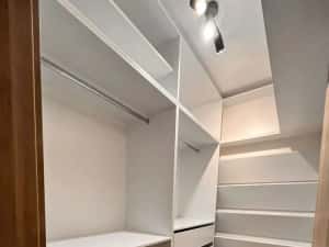 Parcare acoperita. Mobilat si utilat cu materiale de calitate. Langa Lidl — miniatura 6