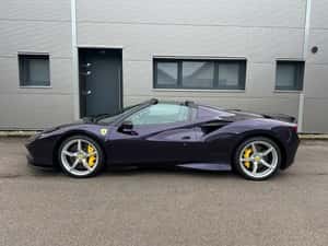 Ferrari F8 Cabrio - Second hand - 5300 km - Violet — miniatura 2
