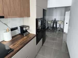 Apartament de 3 camere, renovat+garaj inclus — miniatura 5
