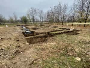 Inchiriez buldoexcavator ,picon,cupa multifuncțională, lame paleti etc — miniatura 5