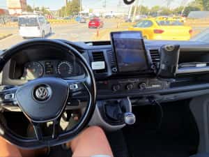 VW Transporter T6 varianta lungă,de marfă,2.0 Tdi ,euro 6,150 cp,2 locuri,2018,dubă personală,servis la zi,vopsea Originală,senzori parcare+camere ‼️ — miniatura 5