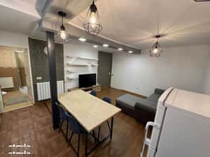 Proprietar, inchiriez apartament la casa, zona Calea Aradului — miniatura 3