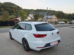 Seat leon FR 2.0tdi euro6 automat matrix — miniatura 5