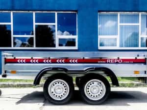 Remorca 750 kg doua axe  Repo,auto,moto,atv,nr rosu, asigurare RAR Nou