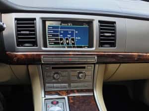 Jaguar XF An 2010 - Proprietar Ofer totu pe Loc — miniatura 8