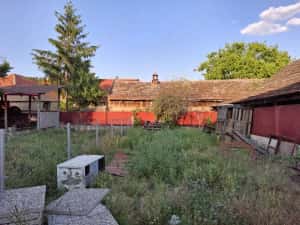 Casă cu teren generos de vânzare în Sânandrei aproape de Primărie și centrul localității — miniatura 4