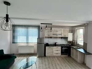 Apartament 3 camere, 70 mp, parcare, zona Someseni — miniatura 2