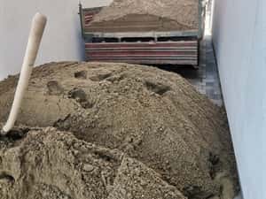 Compost Pământ galben nisipos pentru gazon Pamant negru vegetal — miniatura 7