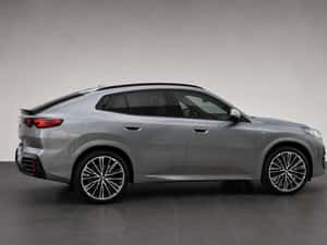 BMW X2 - SUV second-hand cu dotări multiple — miniatura 5