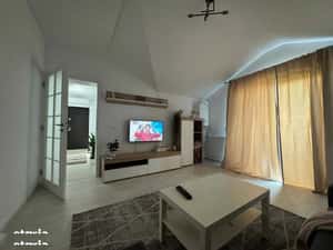 Inchiriez apartament 2 camere — miniatura 1