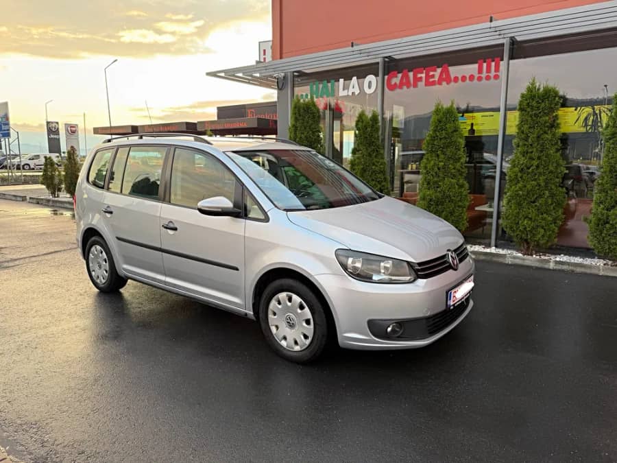 Vand / Schimb VW Touran Automat 1.6 tdi 2012 acum adus — fotografie 1 din 10