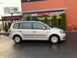 Vand / Schimb VW Touran Automat 1.6 tdi 2012 acum adus — miniatura 3