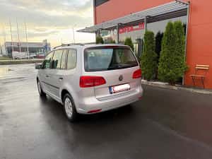 Vand / Schimb VW Touran Automat 1.6 tdi 2012 acum adus — miniatura 6