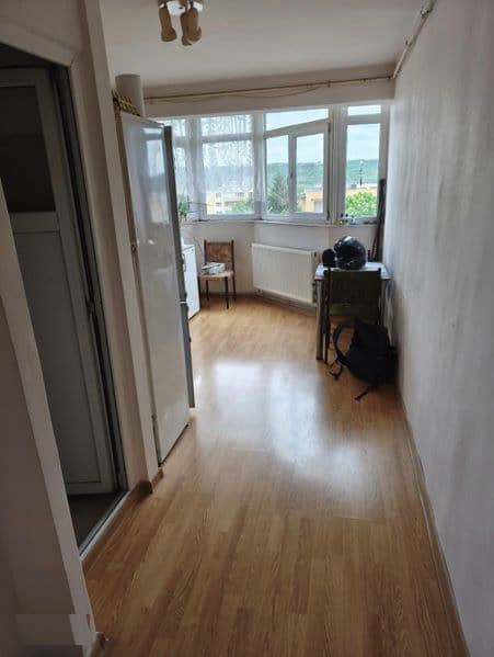 Apartament cu o camera + garaj — fotografie 1 din 6