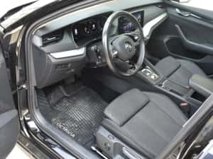 Skoda octavia 2.0 DSG  an 2022Full Panoramic Matrix Head-up  Masaj cam — miniatura 3