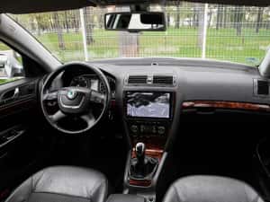 Skoda Octavia Limuzina 2011 / 1.4 Benzină 122 cai putere/ Euro5 — miniatura 5