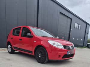 Dacia Sandero 1.5 diesel -A.C.-1500 euro !! — miniatura 2