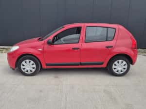 Dacia Sandero 1.5 diesel -A.C.-1500 euro !! — miniatura 6