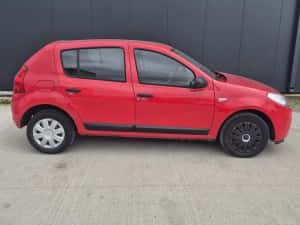 Dacia Sandero 1.5 diesel -A.C.-1500 euro !! — miniatura 7