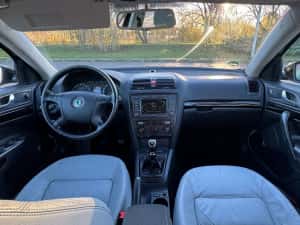 Skoda Octavia 2.0 BKD Fara Filtru Particule  Navi Xenon Piele — miniatura 7