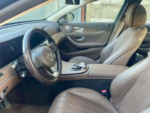 Mercedes-Benz E 220 Automată 190 HP Diesel — miniatura 3