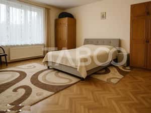 Apartament spatios de vanzare cu 3 camere la etajul 1 in Orasul de Jos