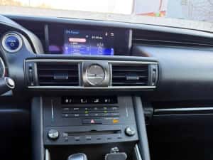 Lexus IS 300h Executive Hybrid 2020 100.000km — miniatura 6