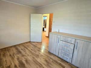De închiriat apartament 3 camere Micro 16 Parter — miniatura 5