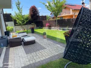 Apartament in casa cu 3 camere, 100mp si gradina proprie–Zona Campul