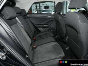 Volkswagen T-Roc 110 cp, 82.400 km, 19.741 EUR — miniatura 5