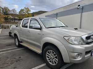 Toyota Hilux 2010, 4x4, automat, 12.500 EUR — miniatura 2