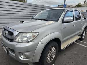 Toyota Hilux 2010, 4x4, automat, 12.500 EUR — miniatura 4