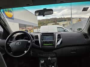 Toyota Hilux 2010, 4x4, automat, 12.500 EUR — miniatura 5