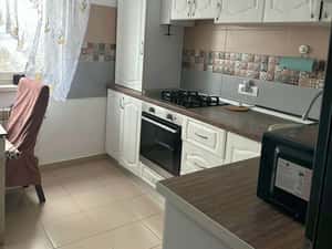 Apartament cu 2 camere, decomandat, Central, 56mp, 142.000 euro