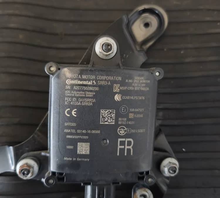 Senzor dreapta unghi mort Toyota chr 88162-F4031 — fotografie 1 din 4