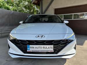 Hyundai Elantra sedan Motorizare 1.6 benzina 123CP cutie automata CVT — miniatura 2