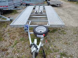 Platforma - Trailer Auto4,5 sau 5 M, 2000-2700 kg aplecata spate — miniatura 2