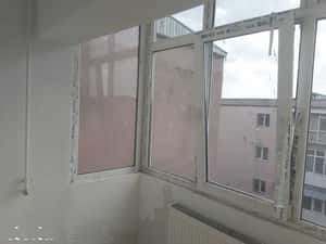 Vand apartament 2 camere semidecomandat et 4 60mp zona primaria — miniatura 2